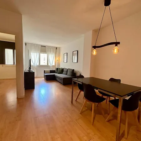 Spacious 1 Bedroom In Bonanova アパート バルセロナ